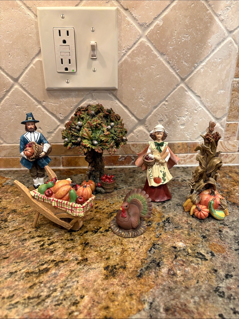 6 pc Thanksgiving decor